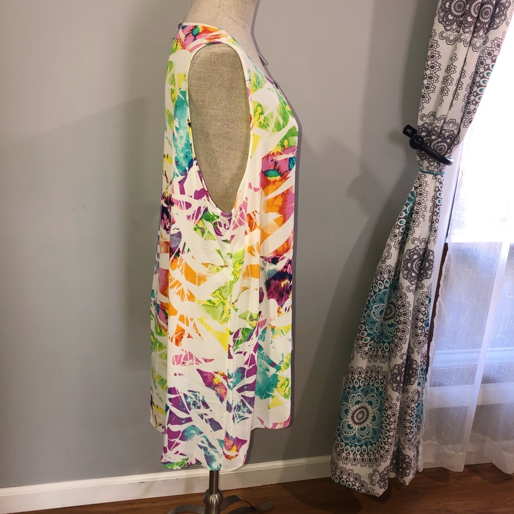 NWT ROSE + OLIVE Abstract Sleeveless Top Sz 2X - Picture 2 of 8